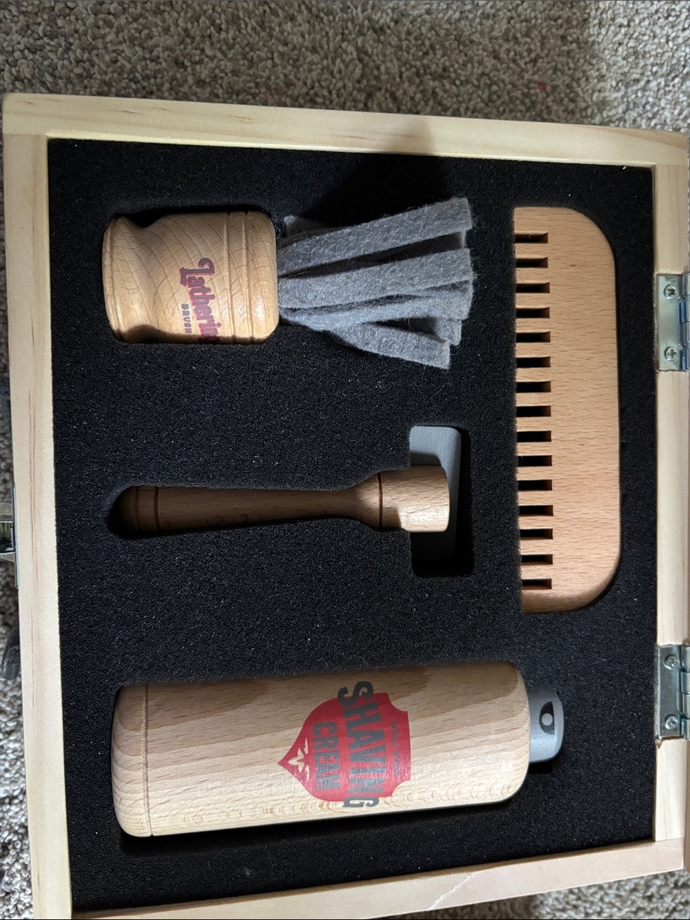Retired Wooden Hearth & Hand Shaving Kit with extra pieces - Picture 4 of 12